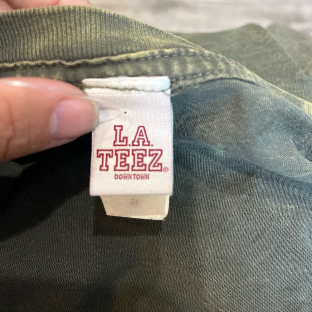LA Teez Women’s Solid Green Distressed Top V Neck Size 2XL Long Sleeve Grunge - Picture 6 of 8